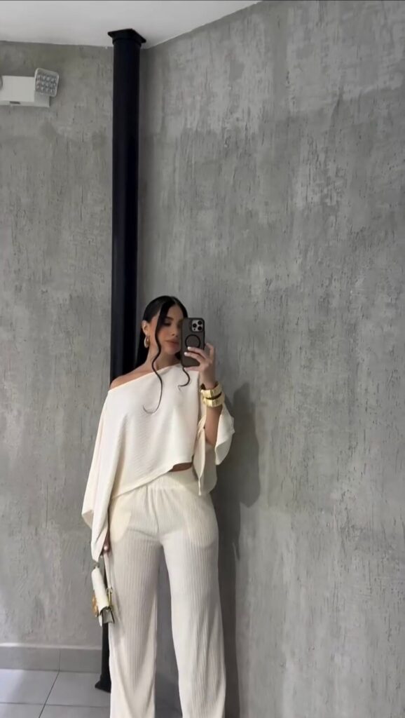 Conjunto Feminino Pantalona com Blusa Elegante