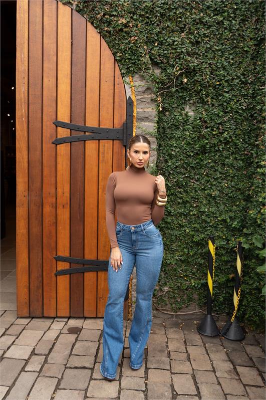 Calca Flare Jeans Medio