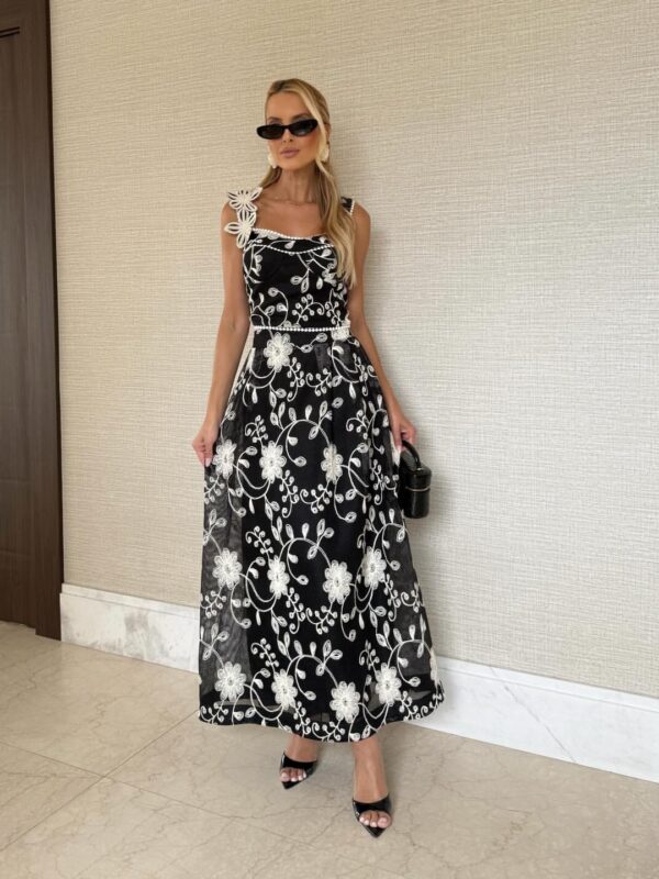 Vestido Longo Floral Bordado Preto e Branco